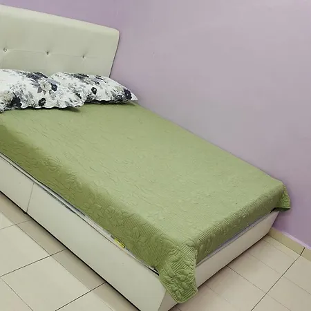 Muslim Dinaim Homestay Tanjong Malim Exterior photo