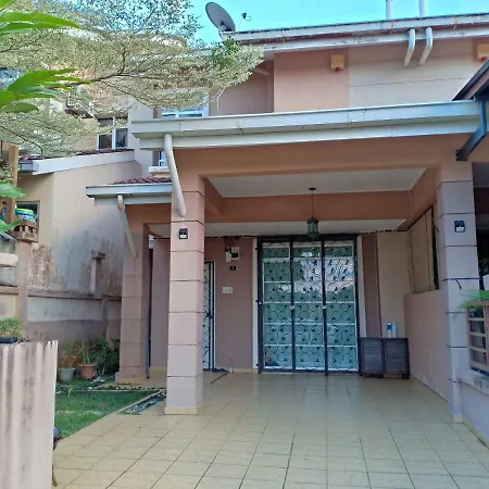 Muslim Dinaim Homestay Tanjong Malim Exterior photo