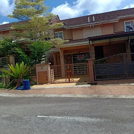 Muslim Dinaim Homestay Tanjong Malim Exterior photo