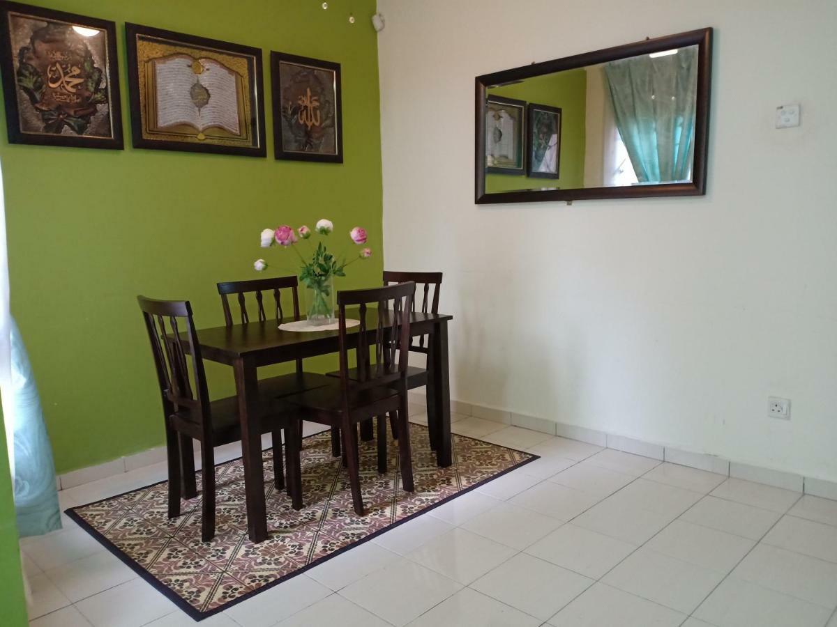 Muslim Dinaim Holiday home Tanjong Malim