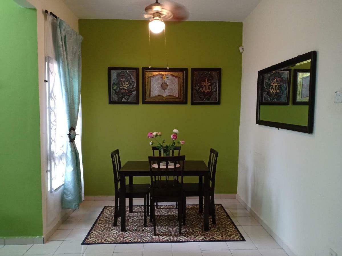 Muslim Dinaim Holiday home Tanjong Malim